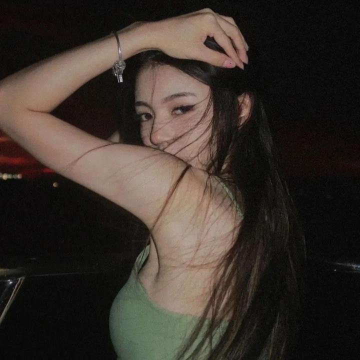 我的同桌是校花